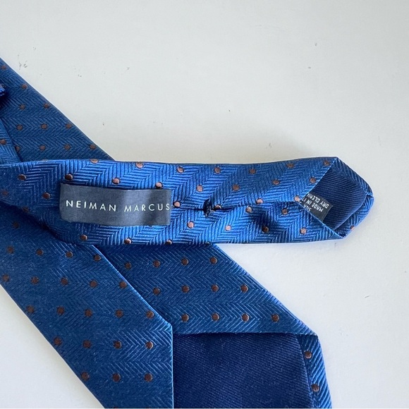 Neiman Marcus Men’s 100% Silk Necktie Made in Italy - Picture 4 of 5